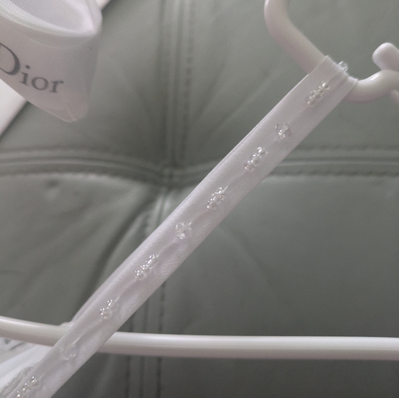 Elegant White Lace & Beaded Wedding Gown - Picture 8 of 12